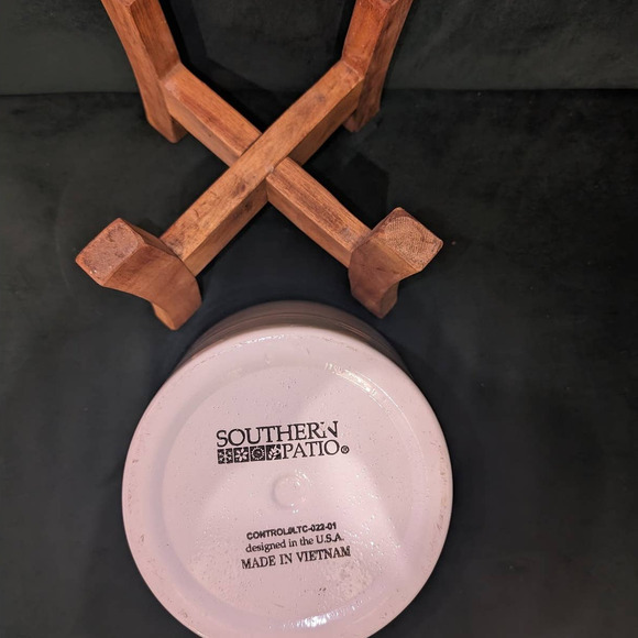 Planter. Ceramic with Wooden Base - Picture 4 of 5